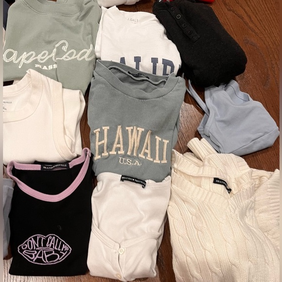 BRANDY MELVILLE COLLECTION - Picture 5 of 16